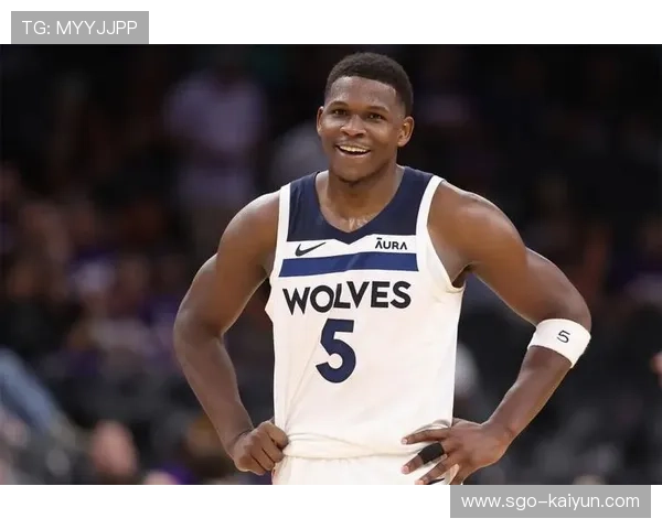 爱德华兹错失全明星首发的争议：年轻球星成长需时间认可